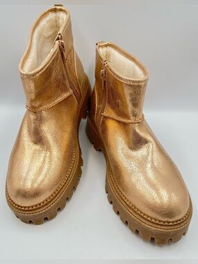 Dolce Vita Chunky Boot Gold Shimmer Girls 5 See photos for Comparison Lug Zip